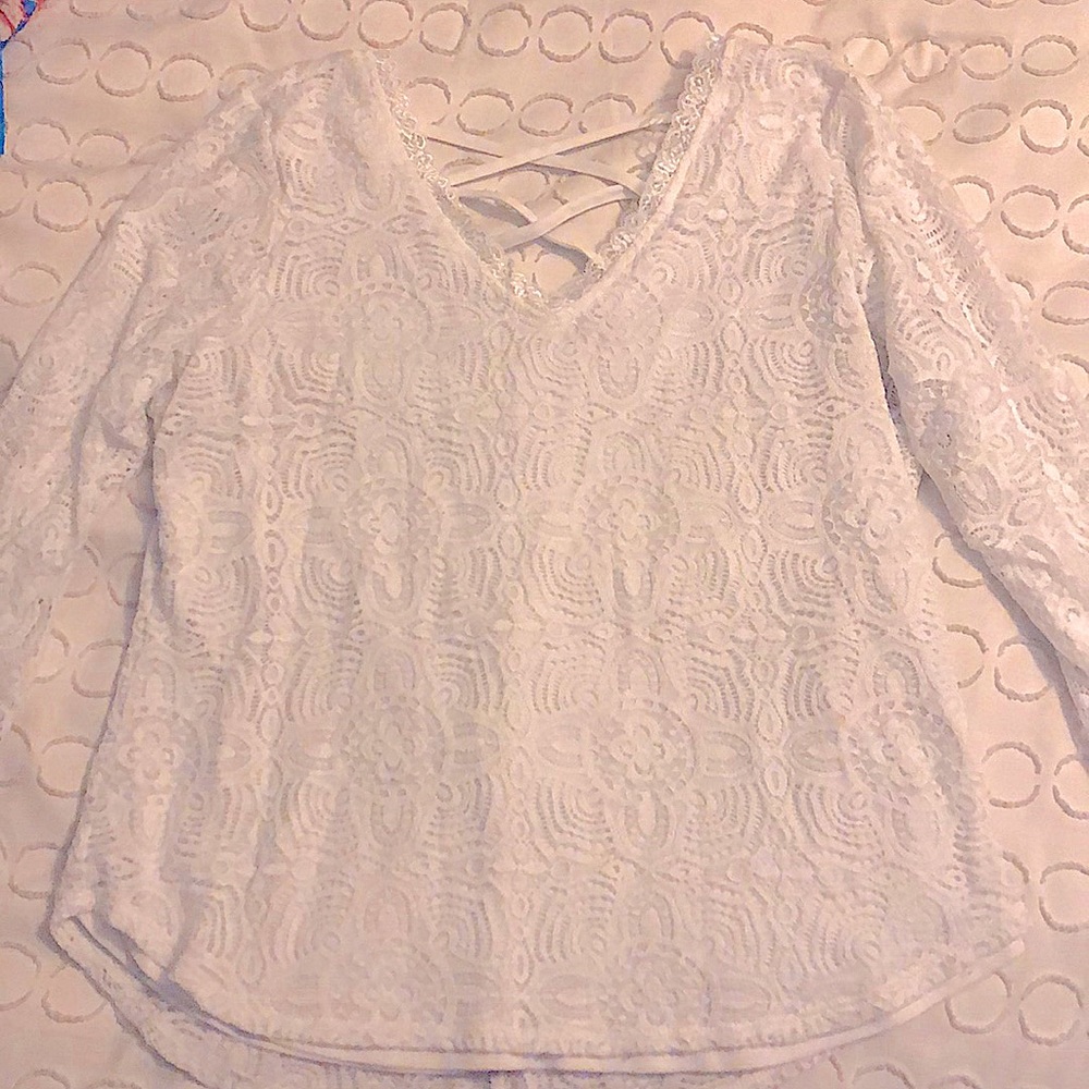 Long-sleeved blouse.